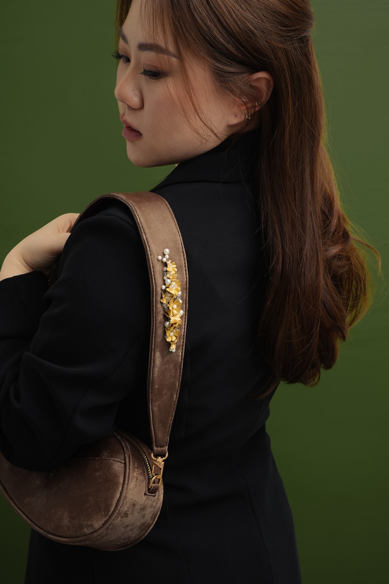 Petal in Brown